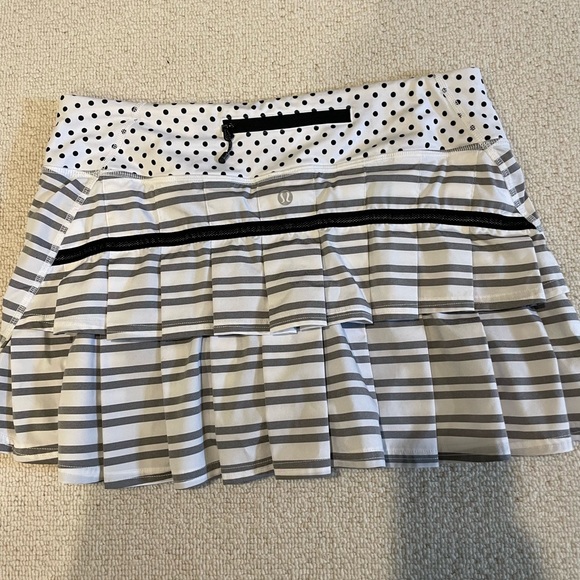 Lululemon Pace Setter Skirt - Picture 2 of 3